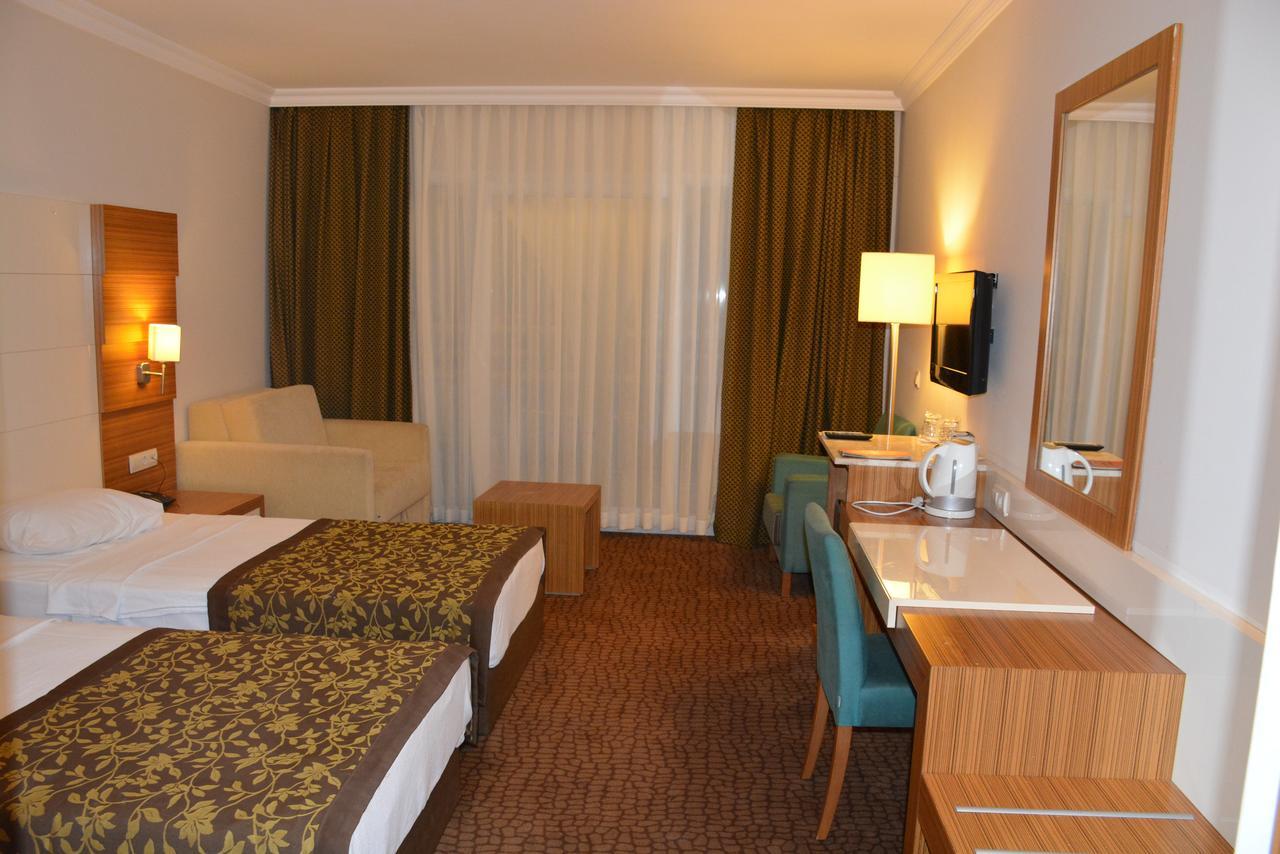 Hotel Goldenday Wings